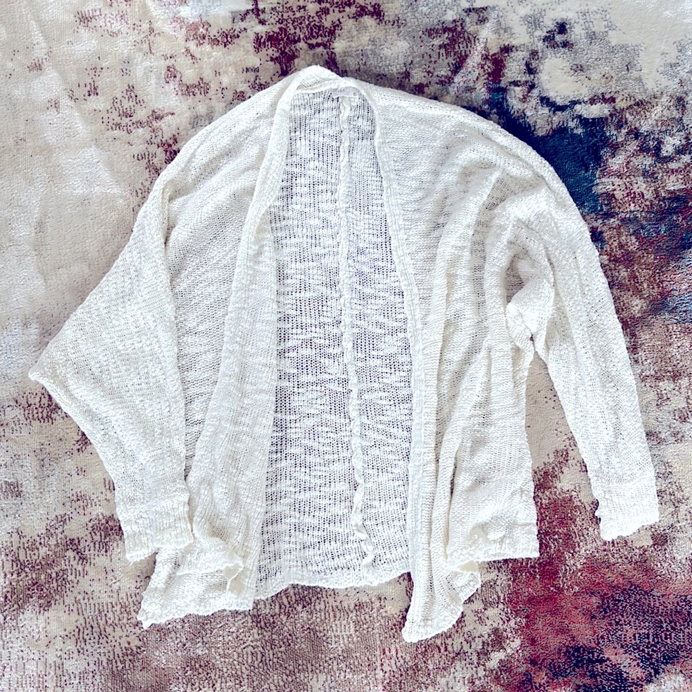 YDE knitted ivory cardigan. Size Medium.